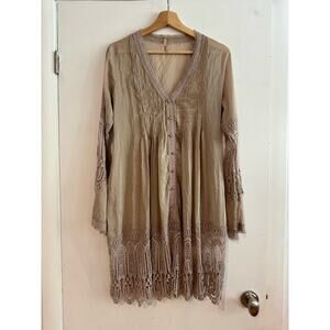 Elan Pleated lace hem long sleeve tie back silk blend button front taupe tunic M
